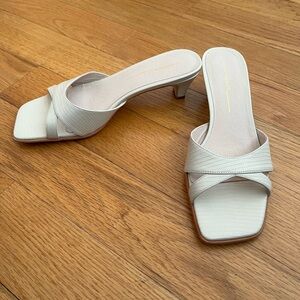 Intentionally Blank Kitten Heel Sandals Size 9 Cream Leather